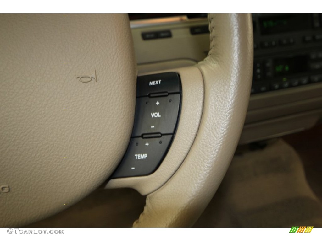 2009 Lincoln Town Car Signature Limited Controls Photo #76604968