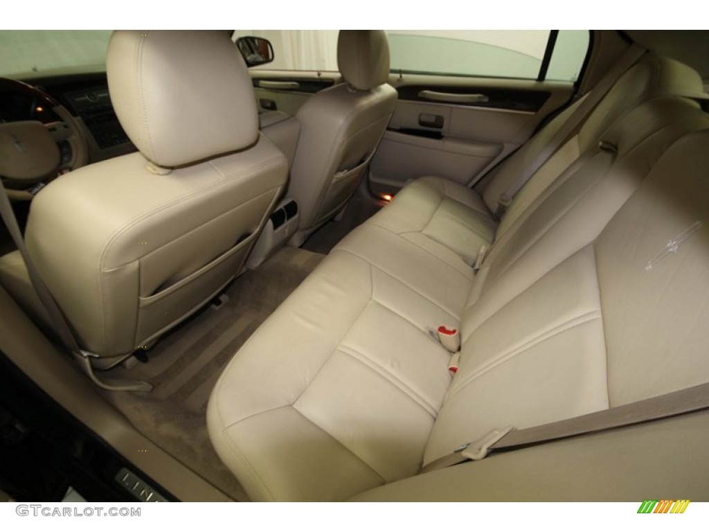 2009 Lincoln Town Car Signature Limited Rear Seat Photo #76605034