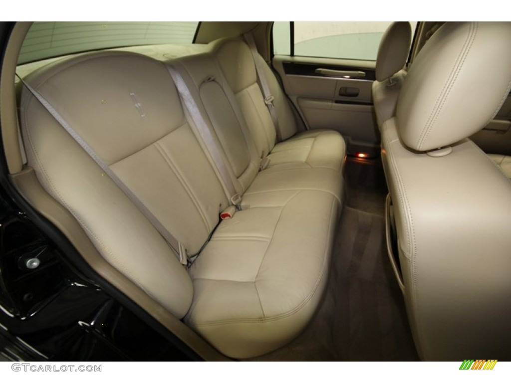 2009 Lincoln Town Car Signature Limited Rear Seat Photos