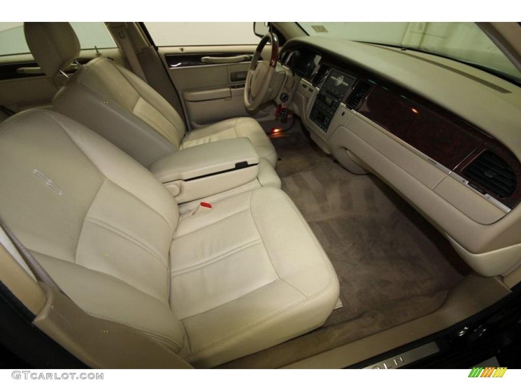2009 Lincoln Town Car Signature Limited Front Seat Photos
