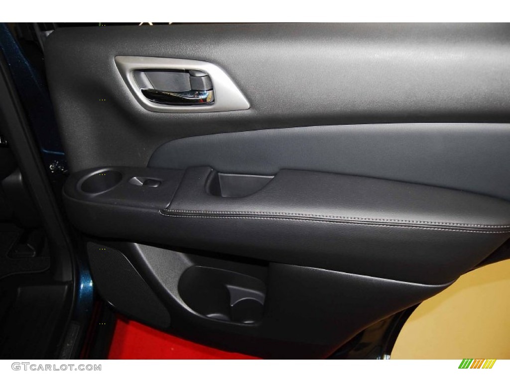 2013 Pathfinder Platinum - Arctic Blue Metallic / Charcoal photo #18