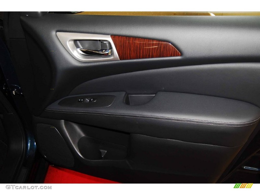 2013 Pathfinder Platinum - Arctic Blue Metallic / Charcoal photo #21