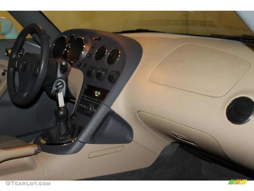 2007 Pontiac Solstice Roadster Steel/Sand Dashboard Photo #76608643