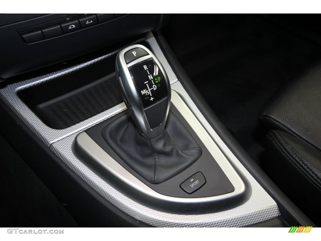 2012 BMW 1 Series 135i Convertible Transmission Photos