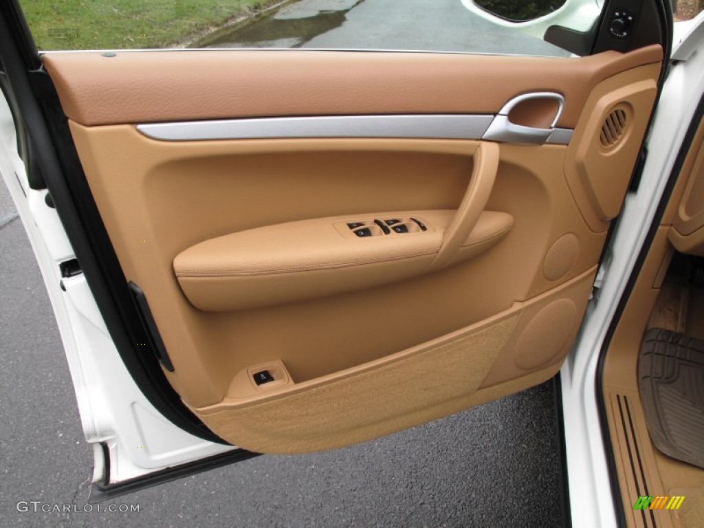 2010 Porsche Cayenne Tiptronic Havanna/Sand Beige Door Panel Photo #76610500