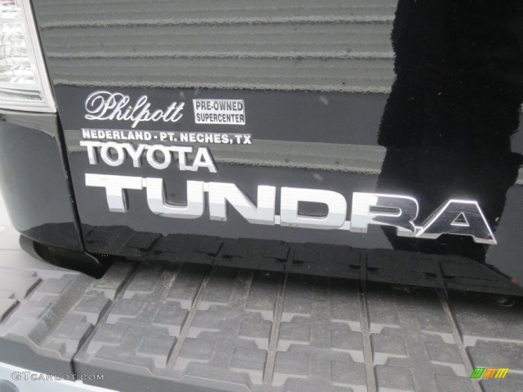 2010 Tundra Platinum CrewMax 4x4 - Black / Graphite Gray photo #19