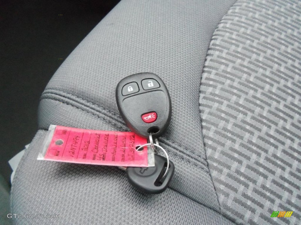 2012 Chevrolet Traverse LS AWD Keys Photos