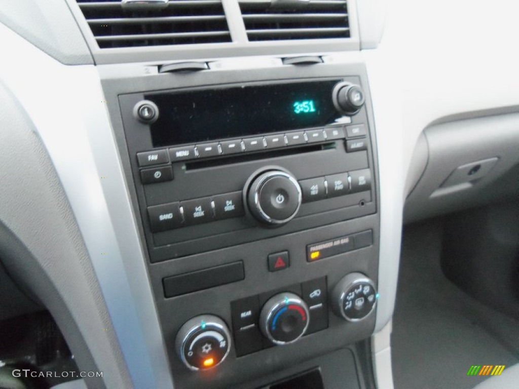 2012 Chevrolet Traverse LS AWD Controls Photo #76613758