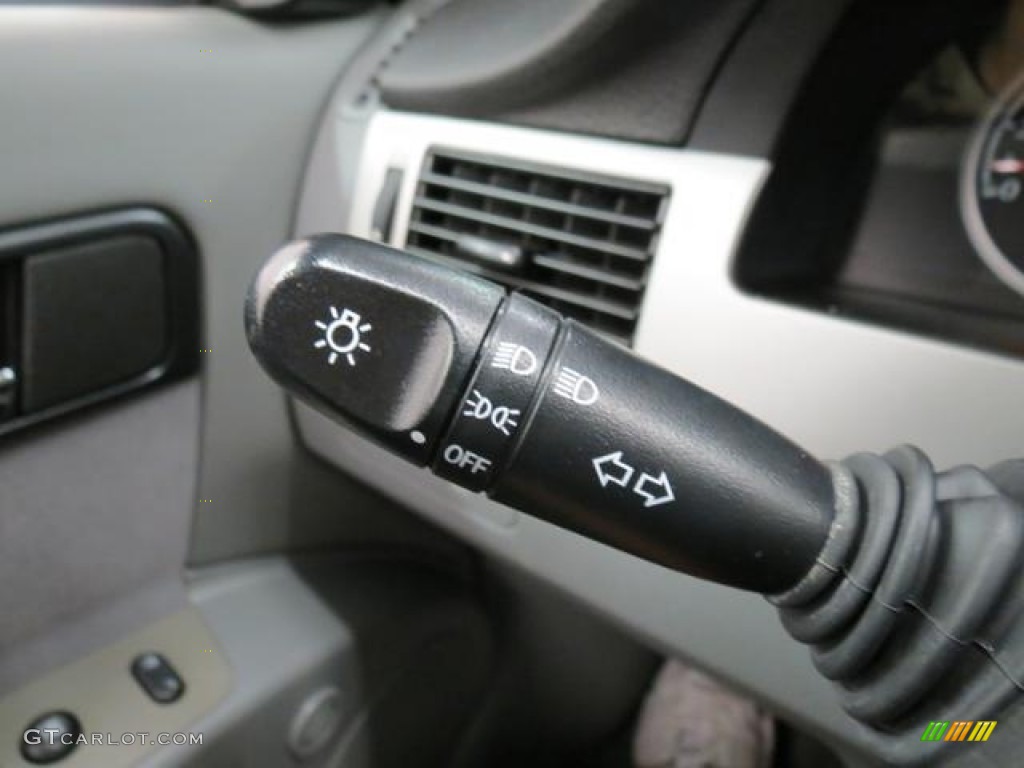 2008 Suzuki Forenza Standard Forenza Model Controls Photo #76614795