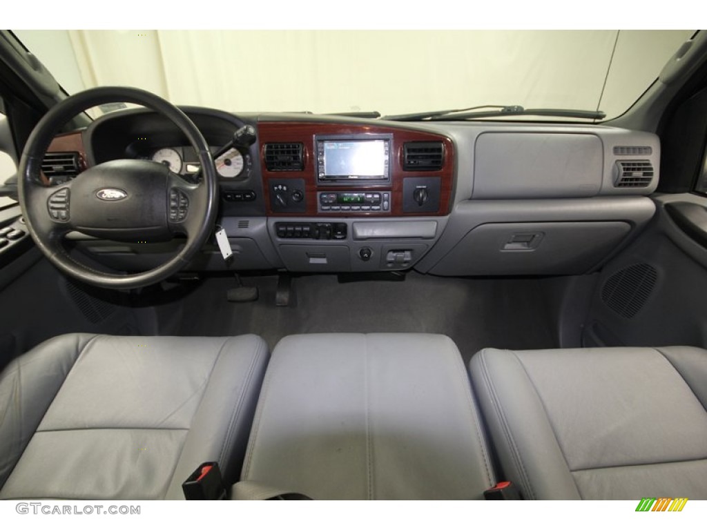 2007 Ford F250 Super Duty Lariat Crew Cab 4x4 Medium Flint Dashboard Photo #76616297