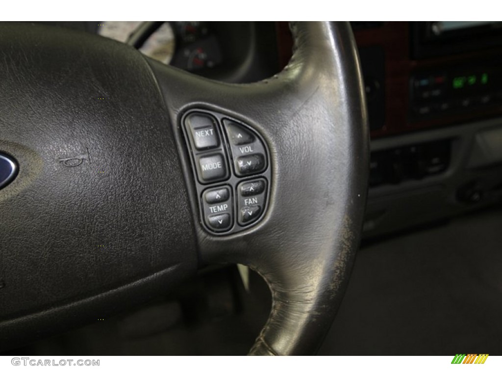 2007 Ford F250 Super Duty Lariat Crew Cab 4x4 Controls Photo #76616589
