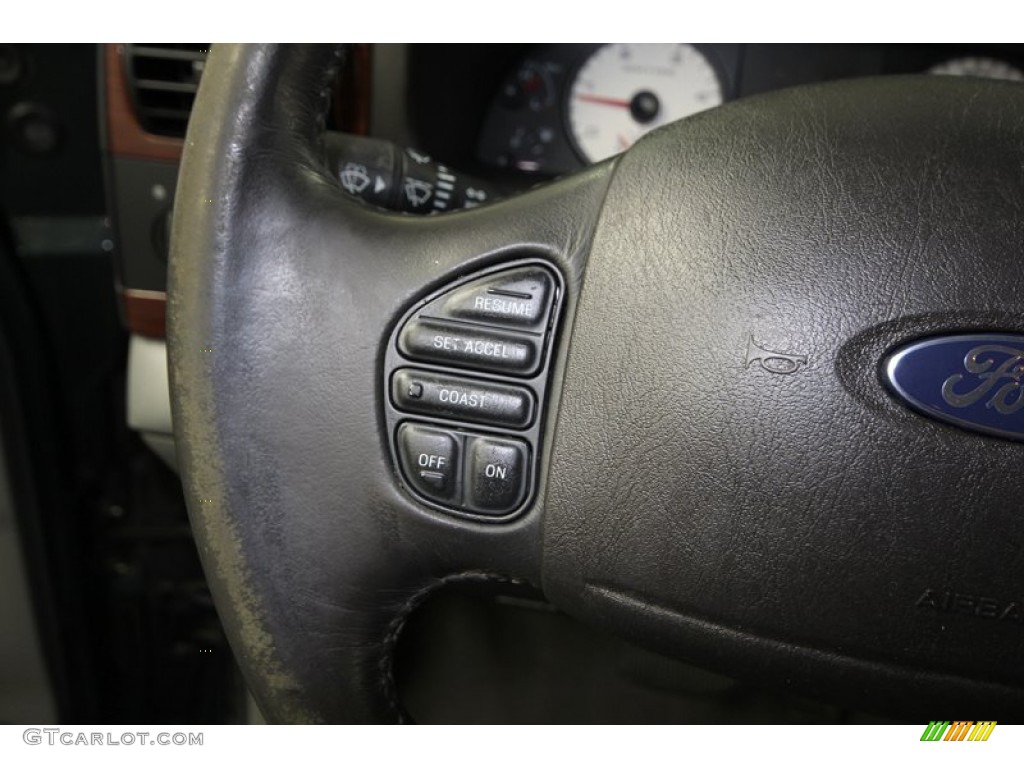 2007 Ford F250 Super Duty Lariat Crew Cab 4x4 Controls Photo #76616602