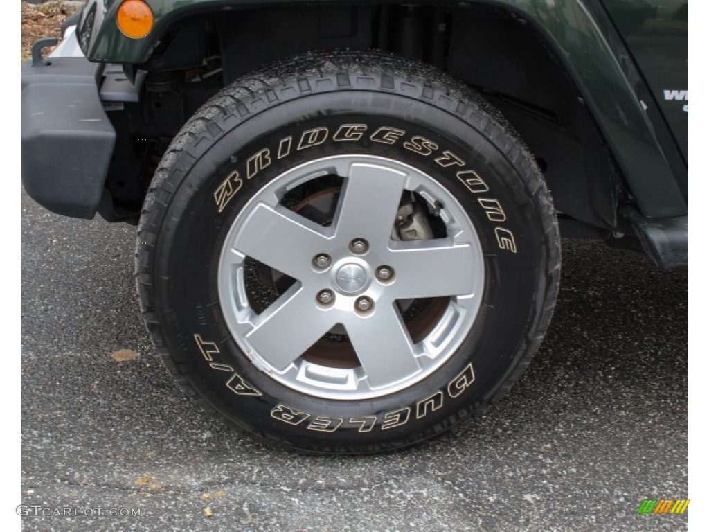 2010 Jeep Wrangler Unlimited Sahara 4x4 Wheel Photos