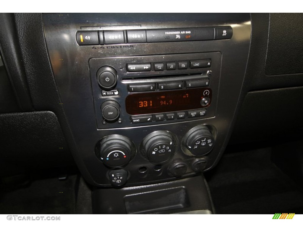 2007 Hummer H3 Standard H3 Model Controls Photo #76618117
