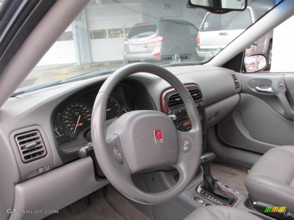 Gray Interior 2002 Saturn L Series LW300 Wagon Photo #76618696