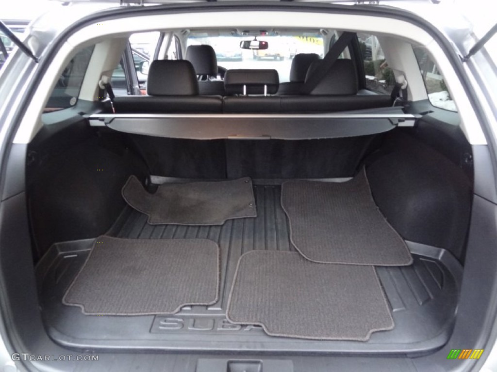 2010 Subaru Outback 2.5i Limited Wagon Trunk Photo #76618726