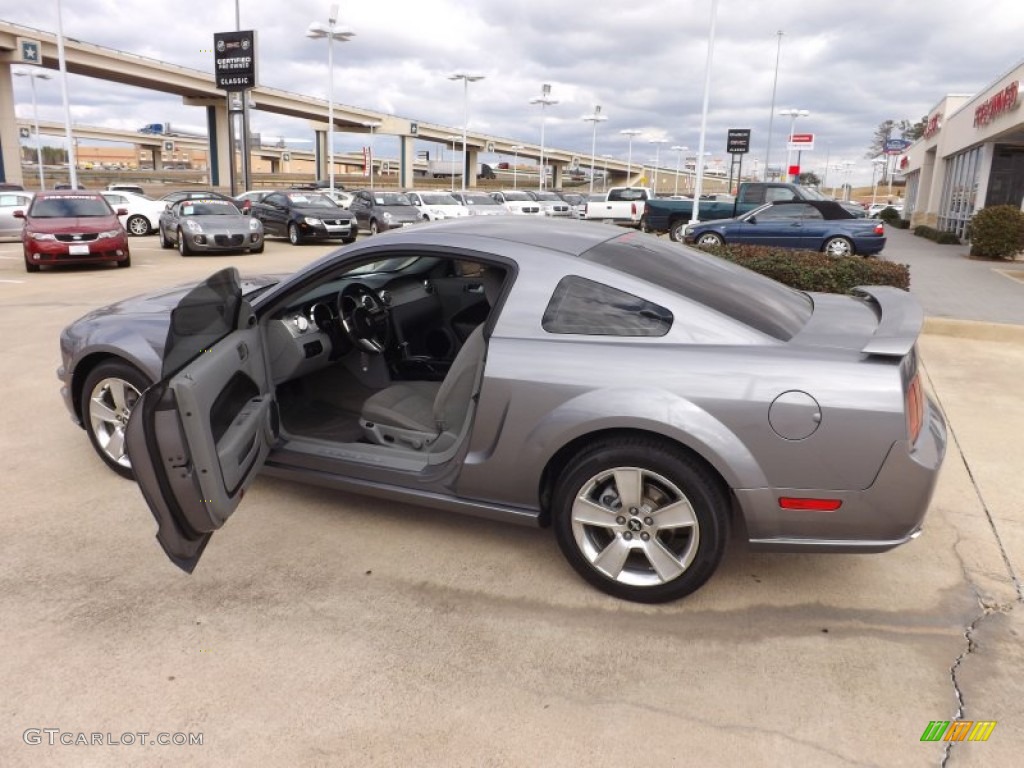 2006 Mustang GT Deluxe Coupe - Tungsten Grey Metallic / Light Graphite photo #9