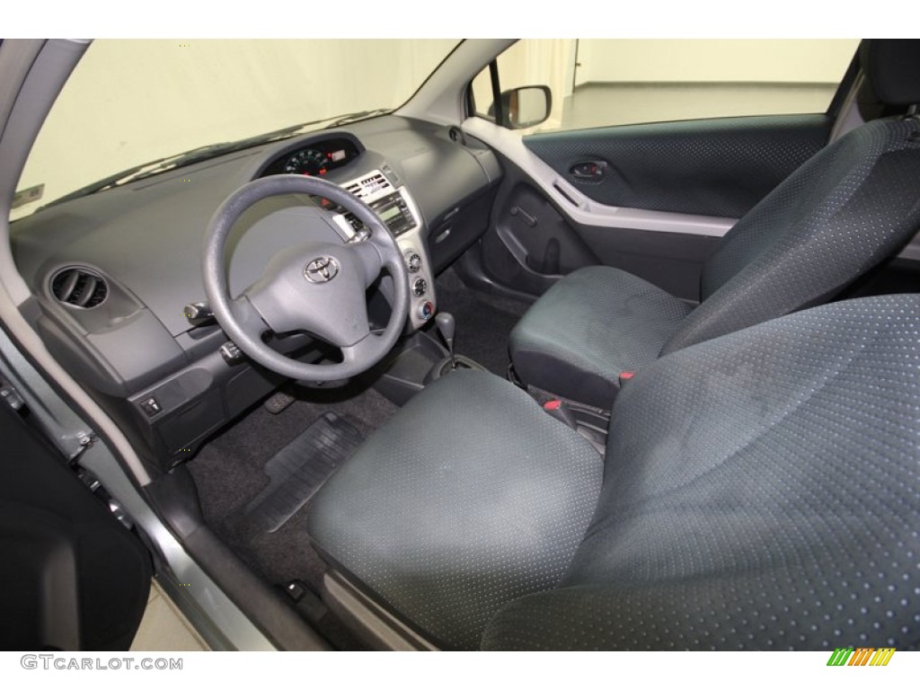 Dark Charcoal Interior 2007 Toyota Yaris 3 Door Liftback Photo #76630216