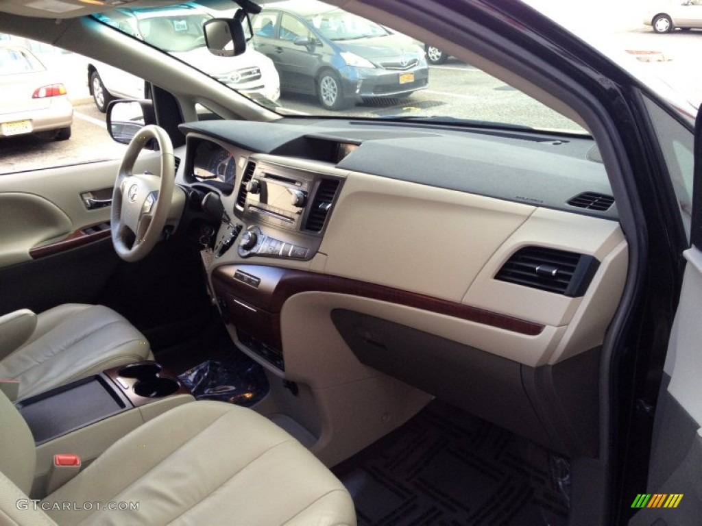 2011 Sienna XLE AWD - Black / Light Gray photo #26