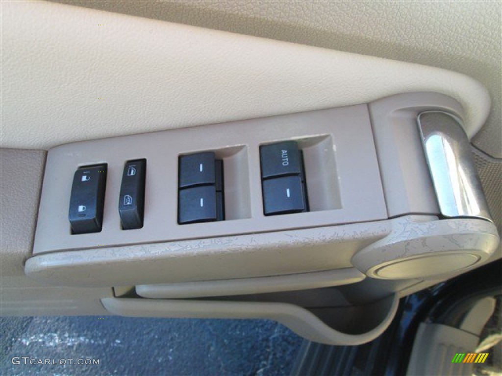 2007 Ford Explorer XLT Controls Photo #76631490