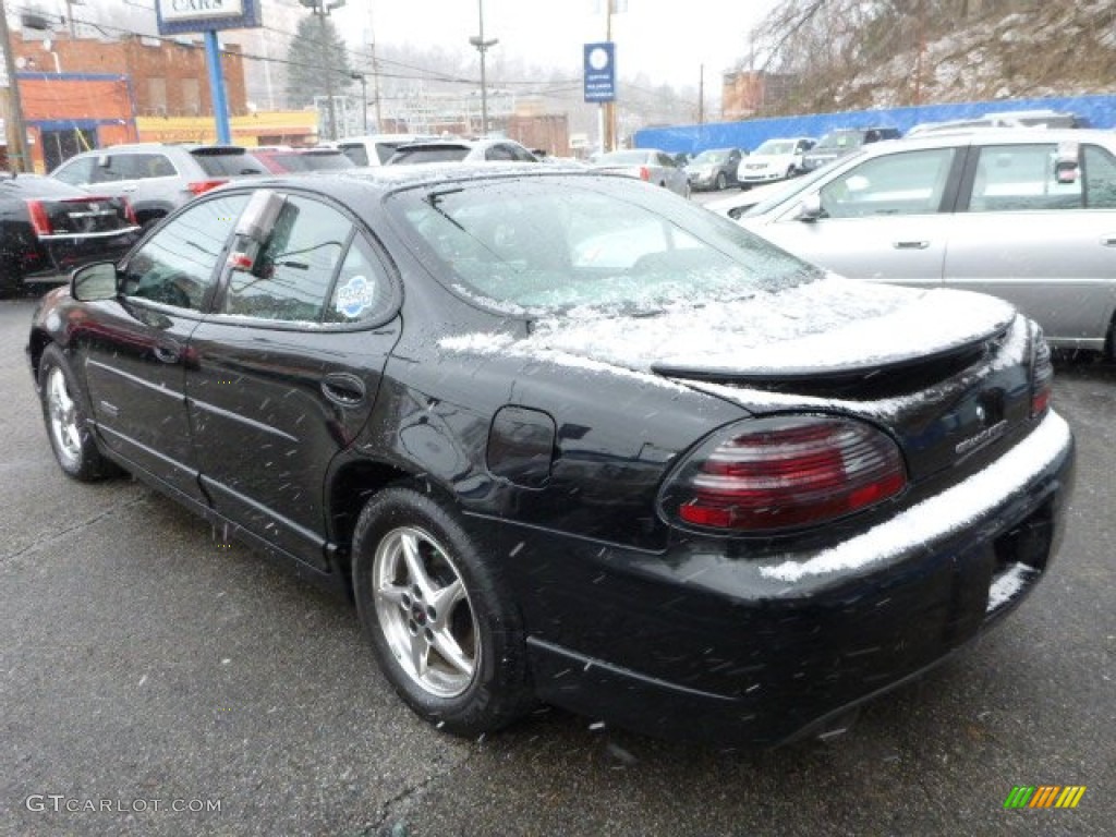 2003 Grand Prix GTP Sedan - Black / Graphite photo #10
