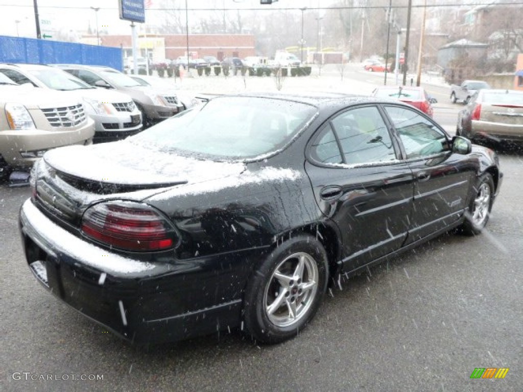 2003 Grand Prix GTP Sedan - Black / Graphite photo #12