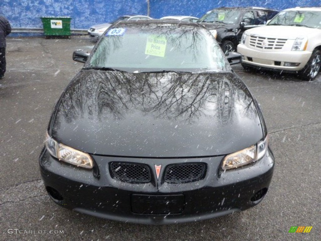 2003 Grand Prix GTP Sedan - Black / Graphite photo #13