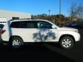2013 Blizzard White Pearl Toyota Highlander V6  photo #2