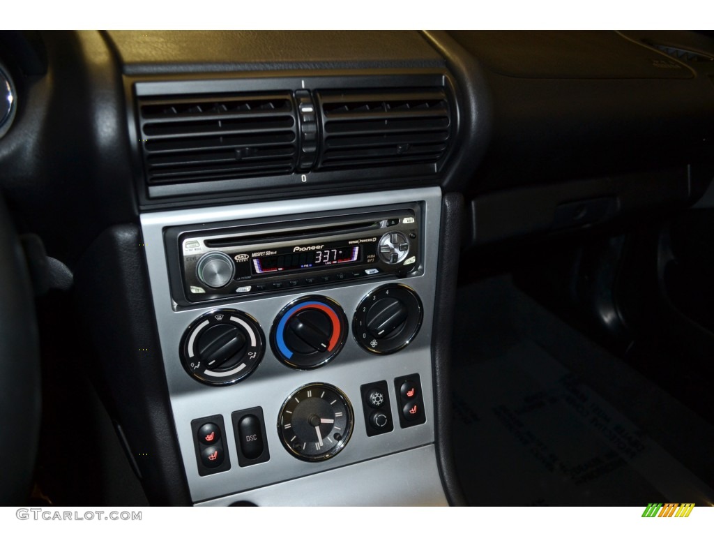 2002 BMW Z3 2.5i Roadster Controls Photo #76636605