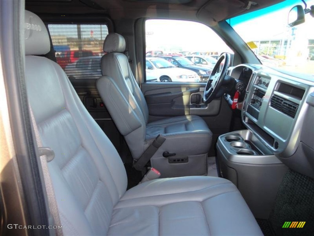 Neutral Interior 2004 GMC Savana Van 1500 Passenger Conversion Photo #76639731