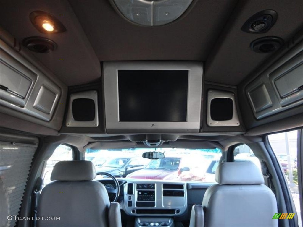 Neutral Interior 2004 GMC Savana Van 1500 Passenger Conversion Photo #76639782