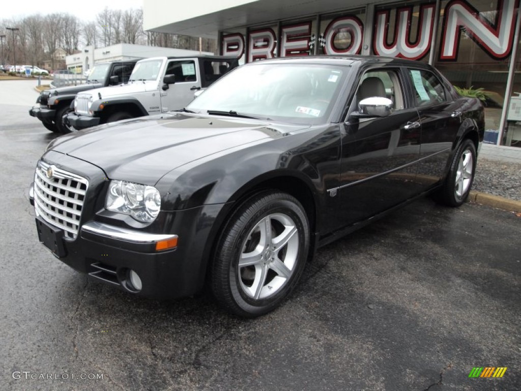 Brilliant Black Crystal Pearl 2006 Chrysler 300 C HEMI AWD Exterior Photo #76640331