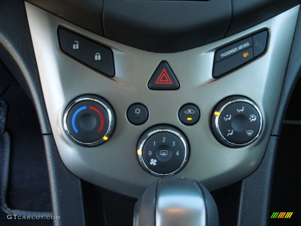 2013 Chevrolet Sonic LS Hatch Controls Photo #76643425