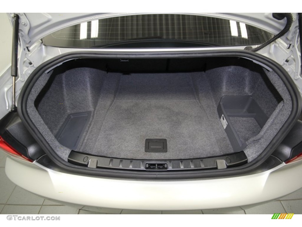 2010 BMW 3 Series 335i Coupe Trunk Photo #76645317