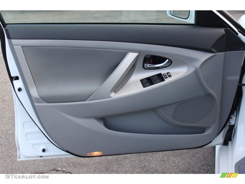 2010 Toyota Camry Standard Camry Model Ash Gray Door Panel Photo #76645990