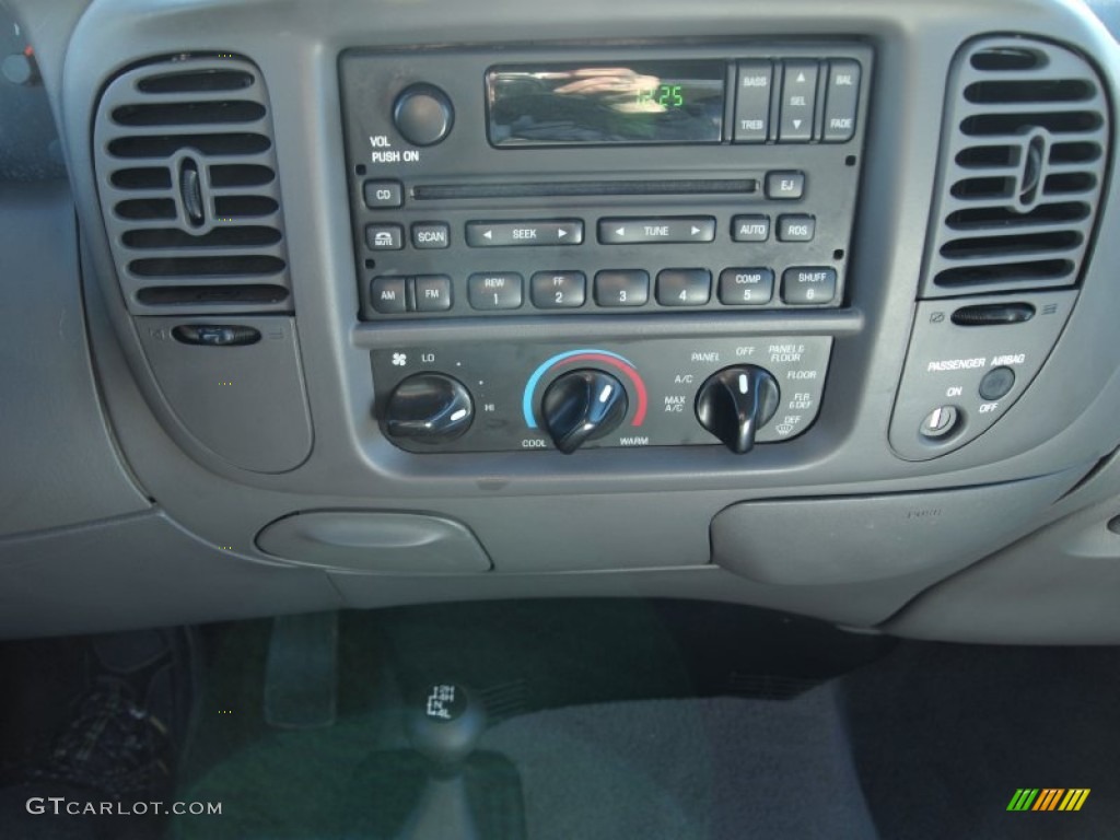 2001 Ford F150 XL Sport SuperCab 4x4 Controls Photos