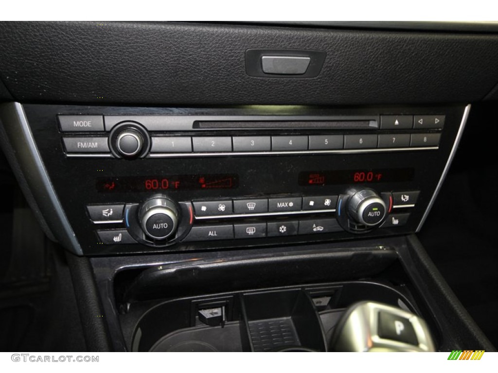 2010 BMW 5 Series 550i Gran Turismo Controls Photo #76647156