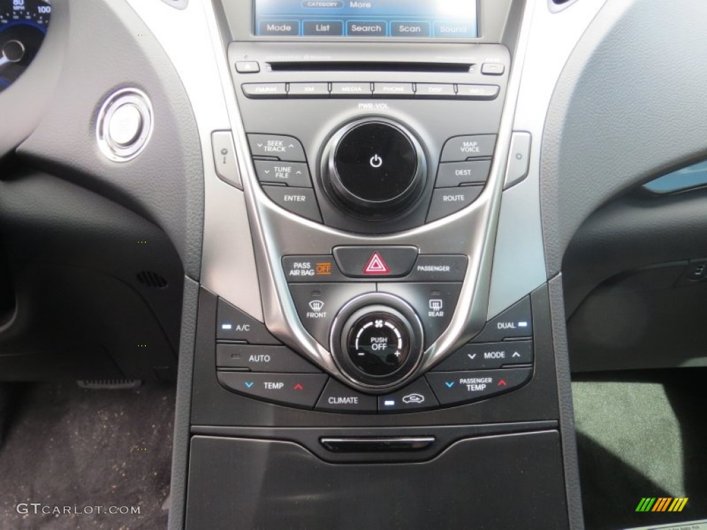 2013 Hyundai Azera Standard Azera Model Controls Photo #76656976