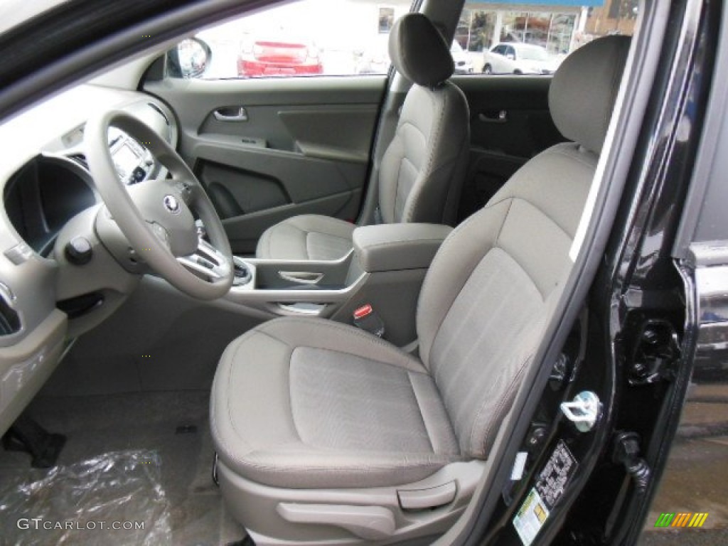2013 Kia Sportage LX Front Seat Photo #76657031