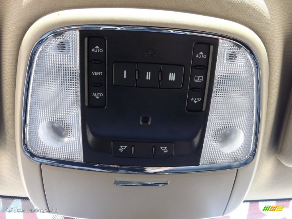 2012 Jeep Grand Cherokee Limited Controls Photo #76661329