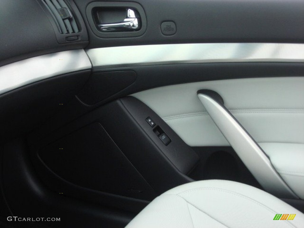 2011 G 37 Convertible - Moonlight White / Stone photo #21