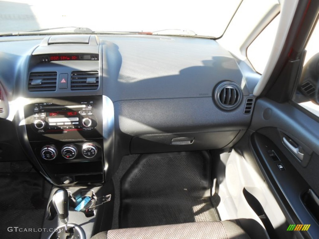 2009 SX4 Crossover Touring AWD - Vivid Red / Black photo #20