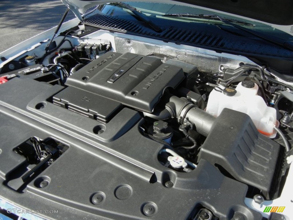 2013 Lincoln Navigator L 4x4 Engine Photos