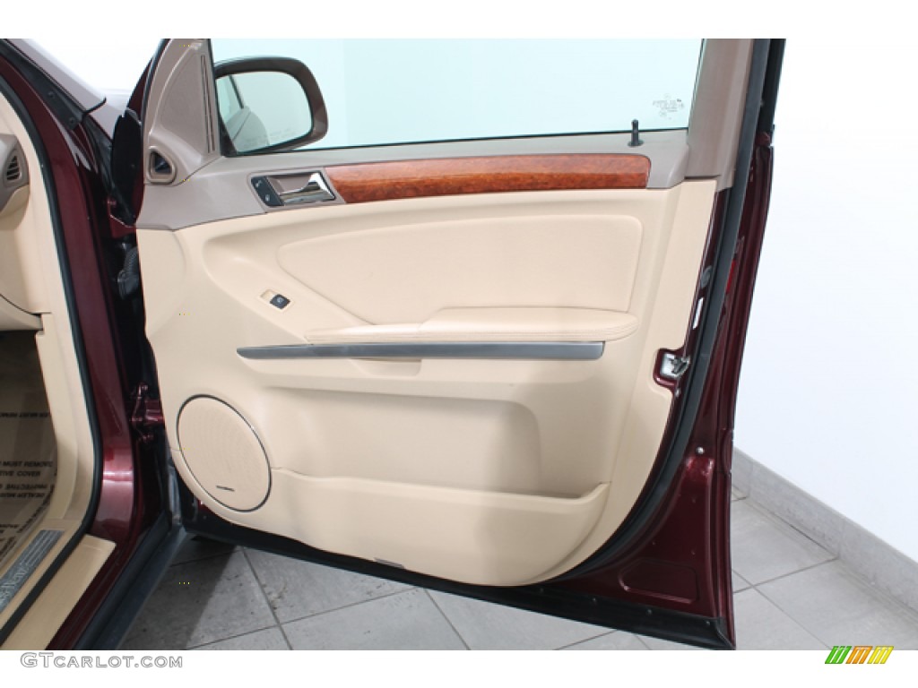 2007 Mercedes-Benz GL 450 Macadamia Door Panel Photo #76667505
