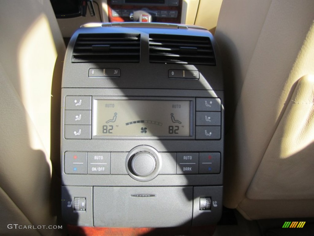 2004 Volkswagen Phaeton W12 4Motion Sedan Controls Photos