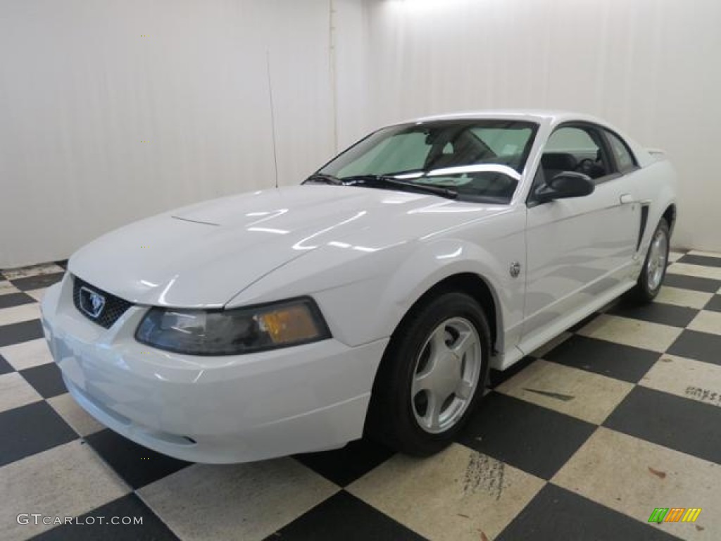 2004 Mustang V6 Coupe - Oxford White / Medium Parchment photo #3