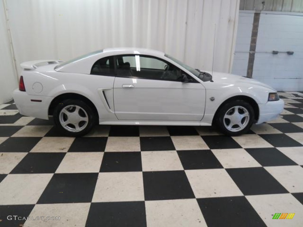Oxford White 2004 Ford Mustang V6 Coupe Exterior Photo #76673211
