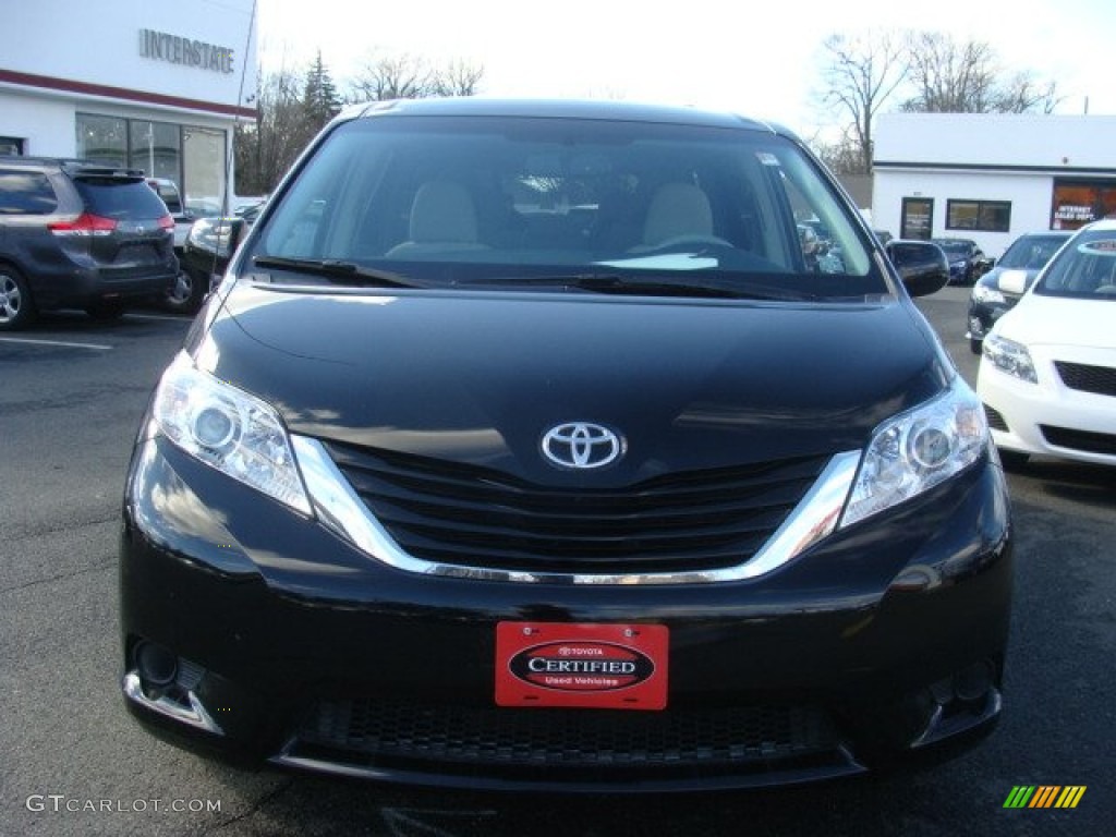 2012 Sienna LE - Black / Light Gray photo #2