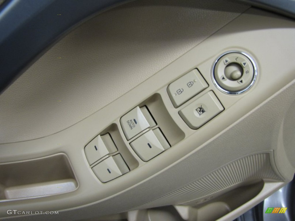 2011 Hyundai Elantra GLS Controls Photo #76673973