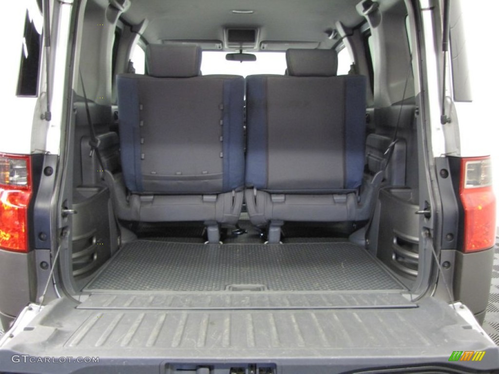 2004 Honda Element EX AWD Trunk Photos